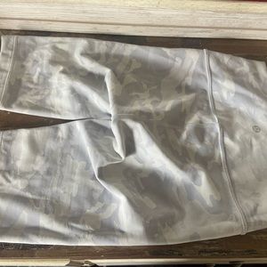 White Camo Lululemon Bikershorts - Size 4